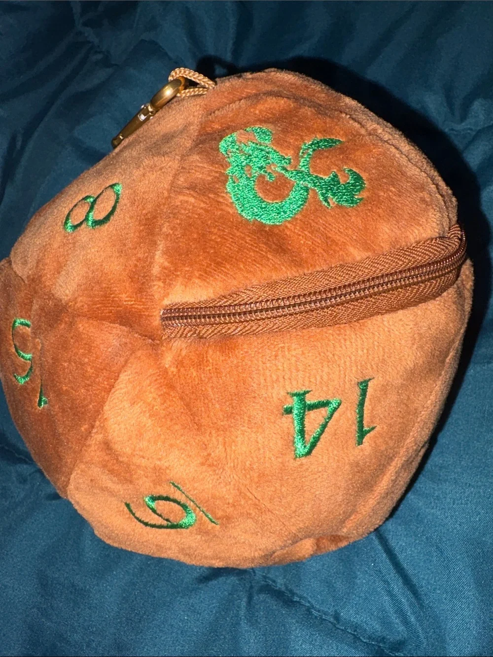 Dungeons & Dragons - Ultra Pro Feywild Copper and Green D20 Plush Dice Bag D & D